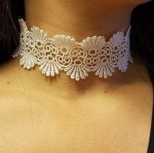 Elegant White lace choker for all occasions.
